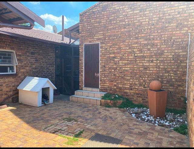 3 BEDROOM SIMPLEX FOR SALE IN NORKEM PARK